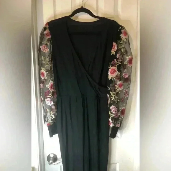 Embroidered Sleeve Jumpsuit - Picture 4 of 16